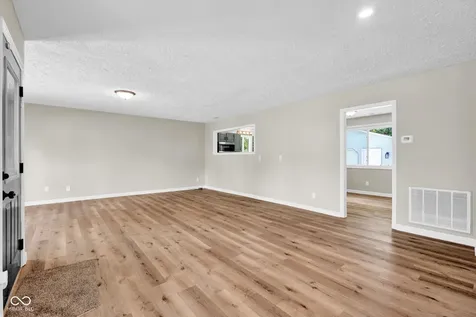 1413 Brookside Drive Columbus IN 47201