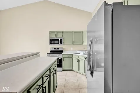 1483 Bridle Way Columbus IN 47201