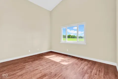 1483 Bridle Way Columbus IN 47201