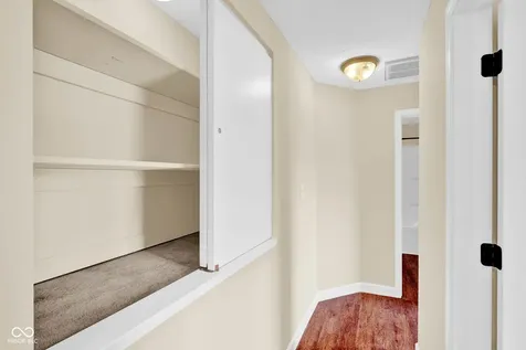 1483 Bridle Way Columbus IN 47201