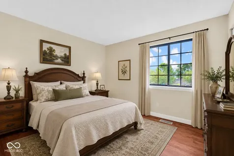1483 Bridle Way Columbus IN 47201
