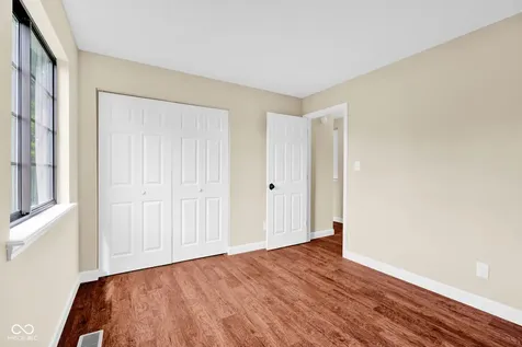 1483 Bridle Way Columbus IN 47201