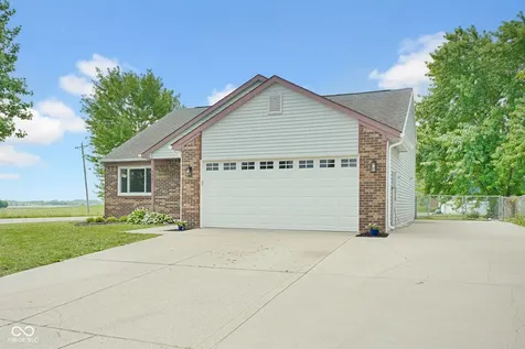 1483 Bridle Way Columbus IN 47201