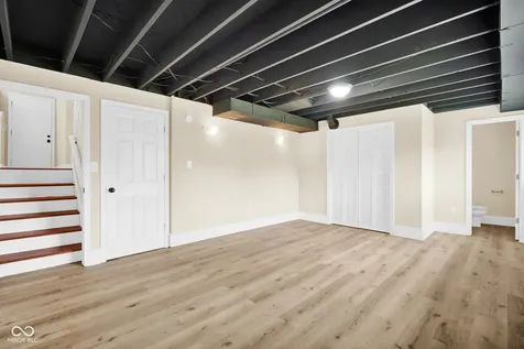 1483 Bridle Way Columbus IN 47201