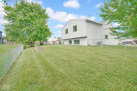 1483 Bridle Way Columbus IN 47201