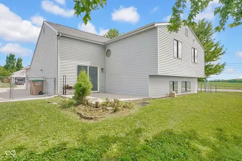 1483 Bridle Way Columbus IN 47201