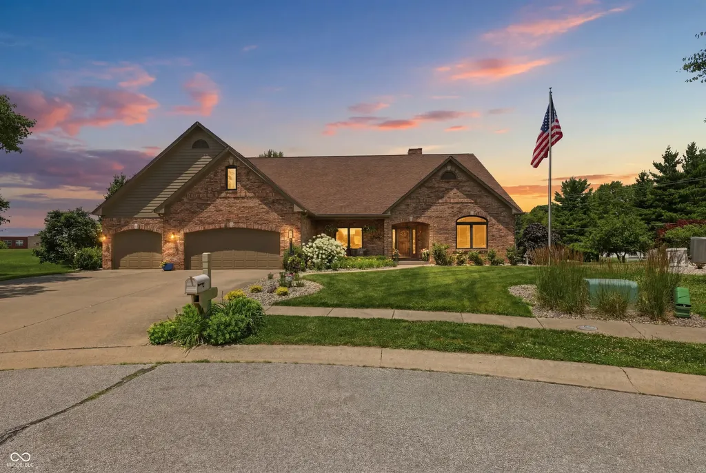 2496 Turf Way Shelbyville IN 46176