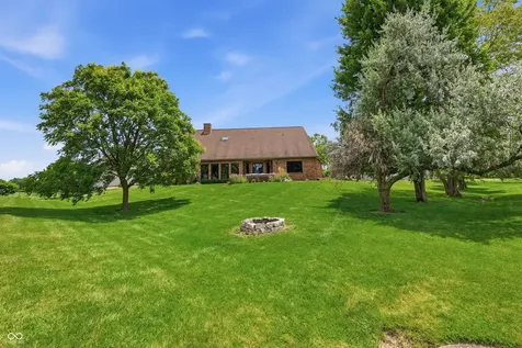 2496 Turf Way Shelbyville IN 46176