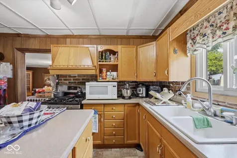 326 W Taylor Street Shelbyville IN 46176