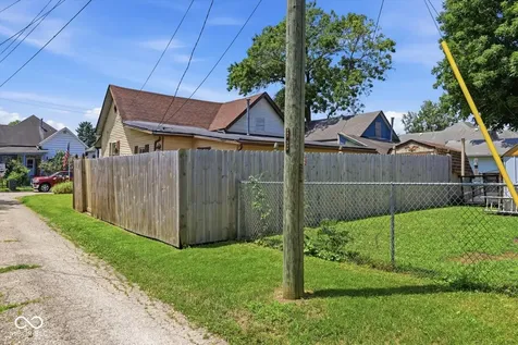326 W Taylor Street Shelbyville IN 46176