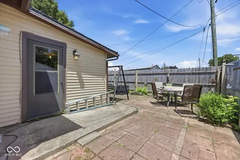 326 W Taylor Street Shelbyville IN 46176