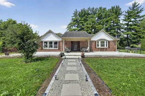 602 S 840 E Zionsville IN 46077