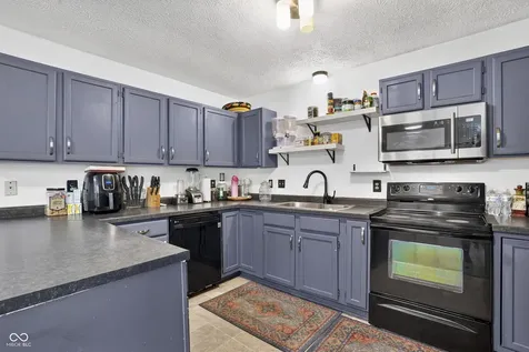 602 S 840 E Zionsville IN 46077