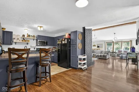 602 S 840 E Zionsville IN 46077