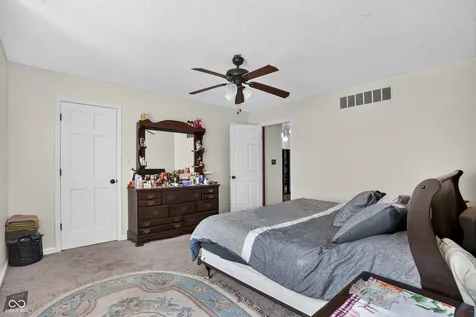 602 S 840 E Zionsville IN 46077