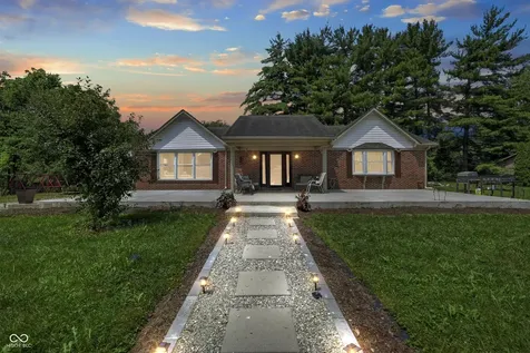 602 S 840 E Zionsville IN 46077
