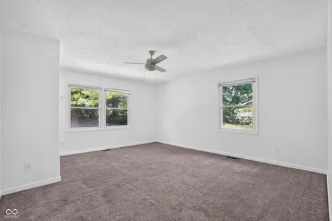 602 S 840 E Zionsville IN 46077