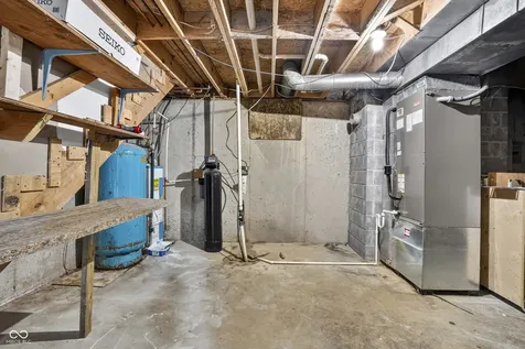 602 S 840 E Zionsville IN 46077