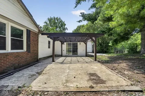 602 S 840 E Zionsville IN 46077