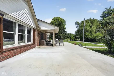 602 S 840 E Zionsville IN 46077