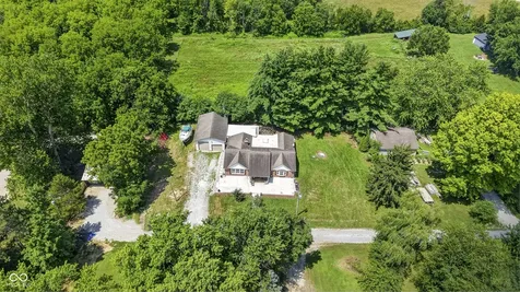 602 S 840 E Zionsville IN 46077