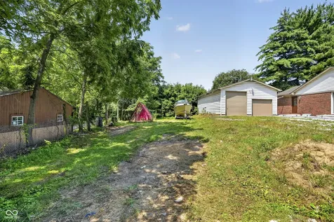 602 S 840 E Zionsville IN 46077