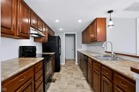 512 Conner Creek Drive Fishers IN 46038