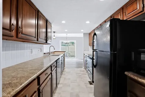 512 Conner Creek Drive Fishers IN 46038