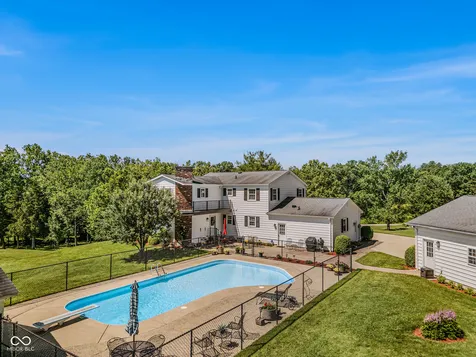 7221 S Sprague Road Columbus IN 47201
