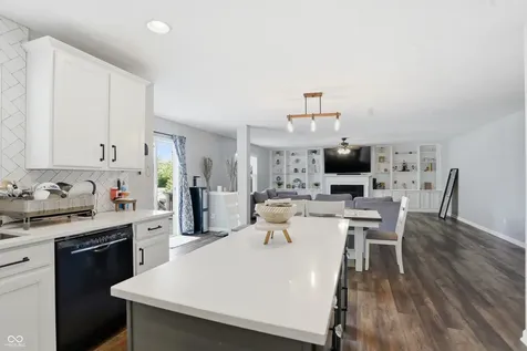 1456 Stormhaven Greenwood IN 46143