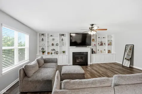 1456 Stormhaven Greenwood IN 46143