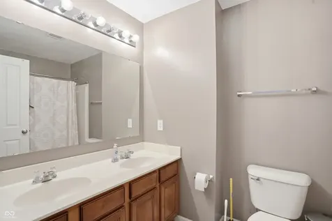 1456 Stormhaven Greenwood IN 46143