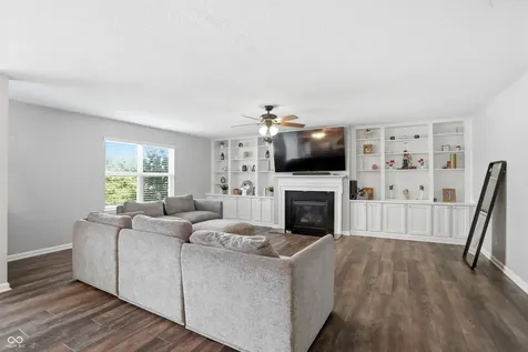 1456 Stormhaven Greenwood IN 46143