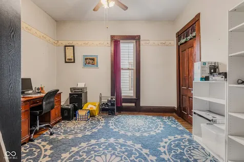 634 Hutchins Avenue Columbus IN 47201