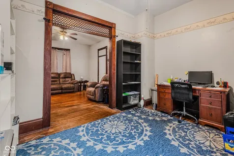 634 Hutchins Avenue Columbus IN 47201