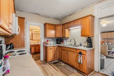 634 Hutchins Avenue Columbus IN 47201
