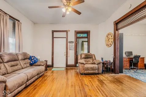 634 Hutchins Avenue Columbus IN 47201