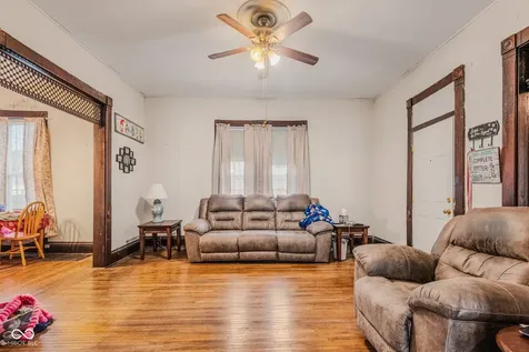 634 Hutchins Avenue Columbus IN 47201