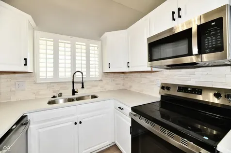 6637 Sunbury Drive Indianapolis IN 46241
