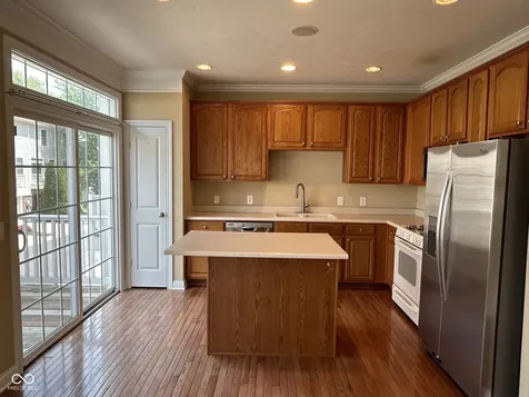 8645 Meridian Square Drive Indianapolis IN 46240