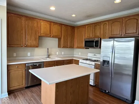 8645 Meridian Square Drive Indianapolis IN 46240