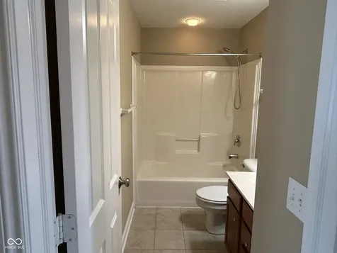 8645 Meridian Square Drive Indianapolis IN 46240