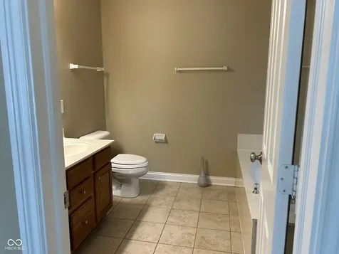 8645 Meridian Square Drive Indianapolis IN 46240