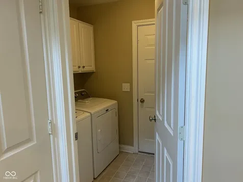 8645 Meridian Square Drive Indianapolis IN 46240