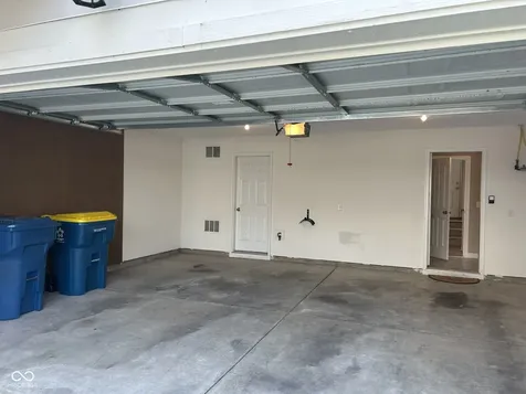 8645 Meridian Square Drive Indianapolis IN 46240