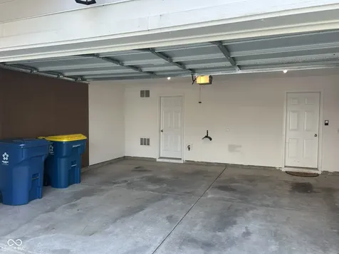 8645 Meridian Square Drive Indianapolis IN 46240