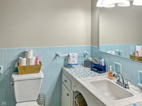 4338 Westbourne Drive Indianapolis IN 46205