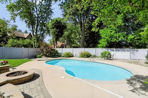 6717 La Tour Circle Indianapolis IN 46278