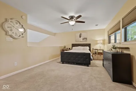 5643 Twin Lakes Court Indianapolis IN 46237