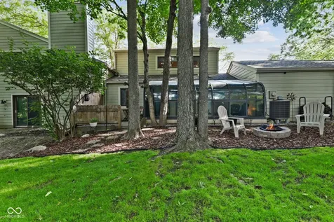 5643 Twin Lakes Court Indianapolis IN 46237